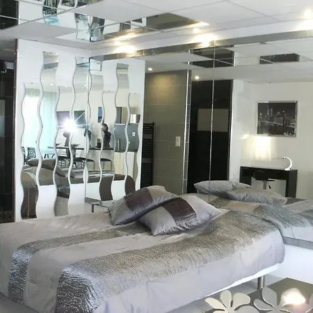 Apartment Chrome - Heliopolis D 80 - Luxe - 2 Personnes *