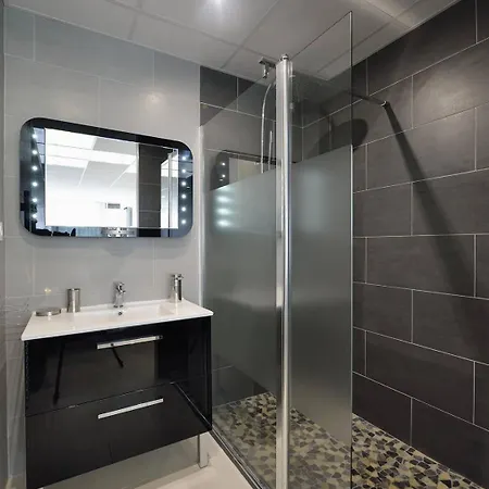 Apartment Chrome - Heliopolis D 80 - Luxe - 2 Personnes *