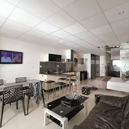 Chrome - Héliopolis D 80 - Luxe - 2 Personnes * Agde